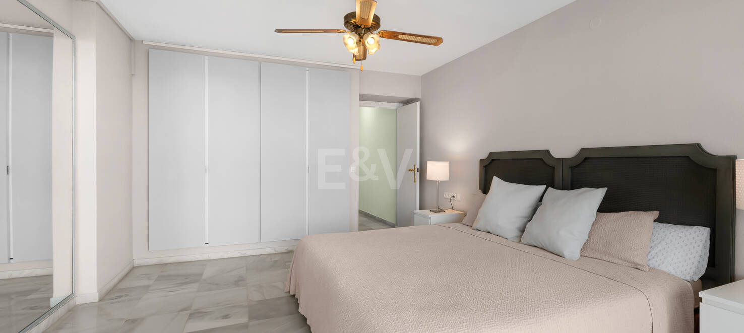 Marbella Strandwohnung mit außergewöhnlichem Panoramablick auf das Meer