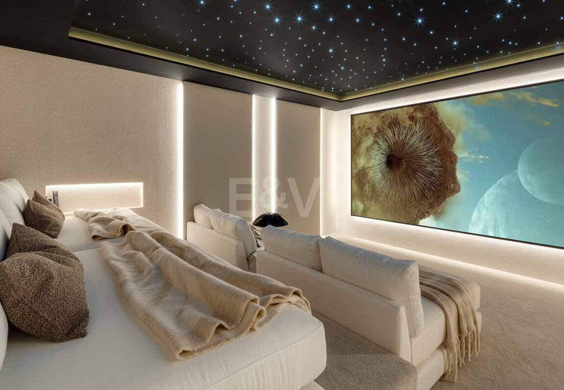 Villa con elegancia atemporal y encanto andaluz en Nueva Andalucia