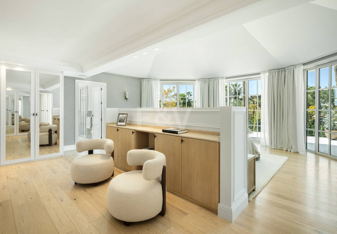 Villa con elegancia atemporal y encanto andaluz en Nueva Andalucia