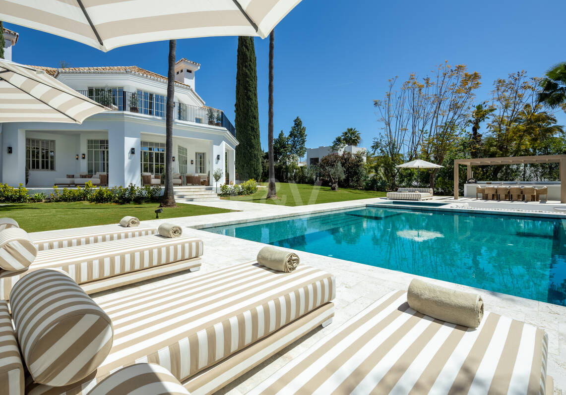 Zeitlose Elegante Villa mit andalusischem Flair in Nueva Andalucia