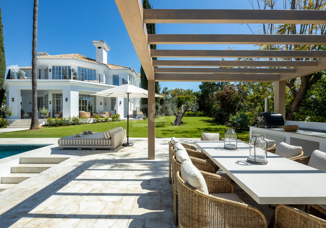 Zeitlose Elegante Villa mit andalusischem Flair in Nueva Andalucia