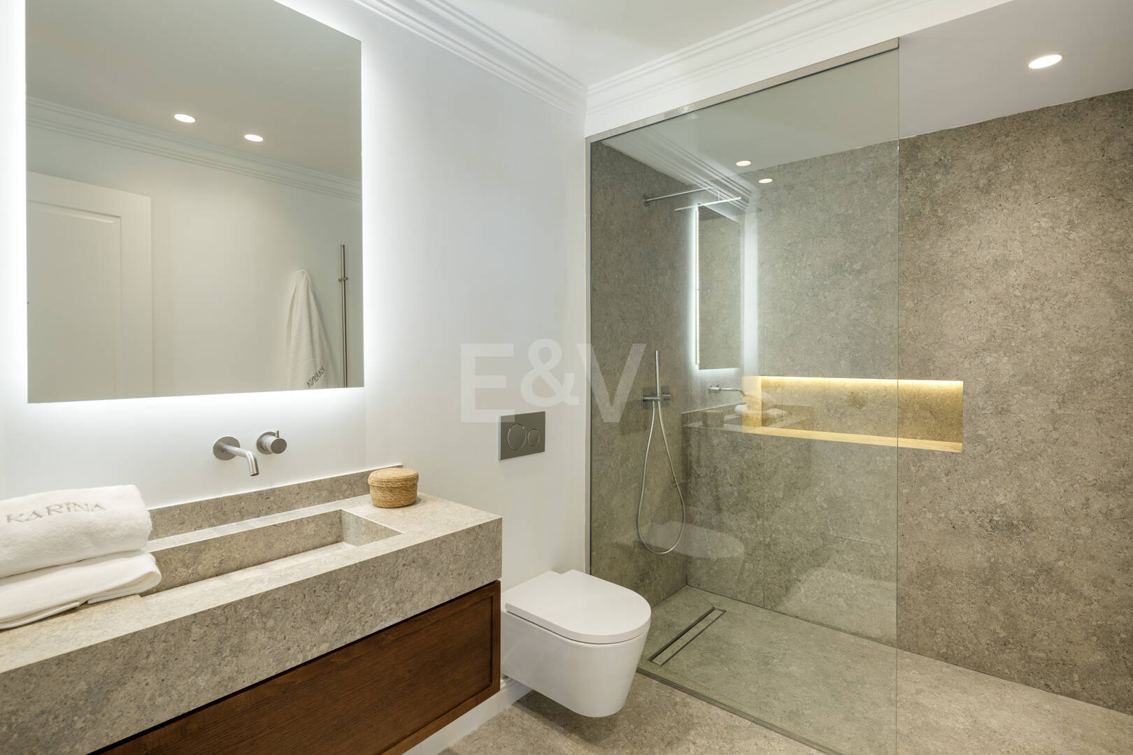 Villa con elegancia atemporal y encanto andaluz en Nueva Andalucia