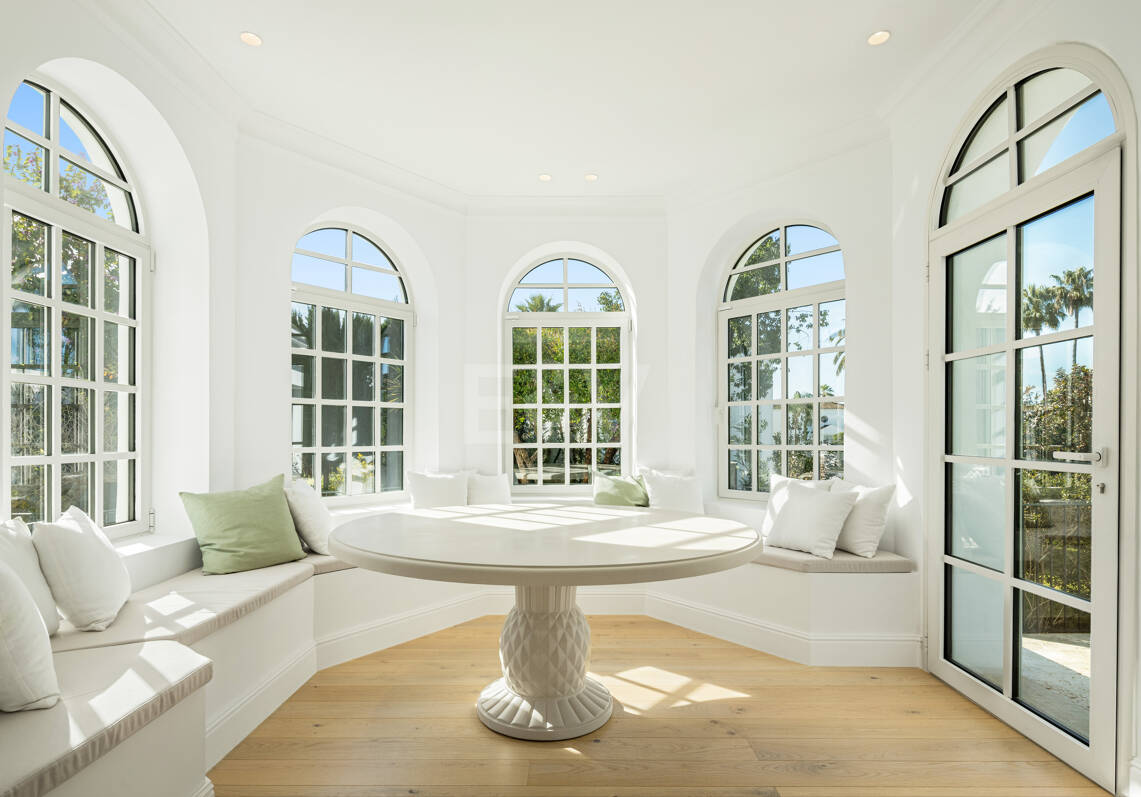 Zeitlose Elegante Villa mit andalusischem Flair in Nueva Andalucia