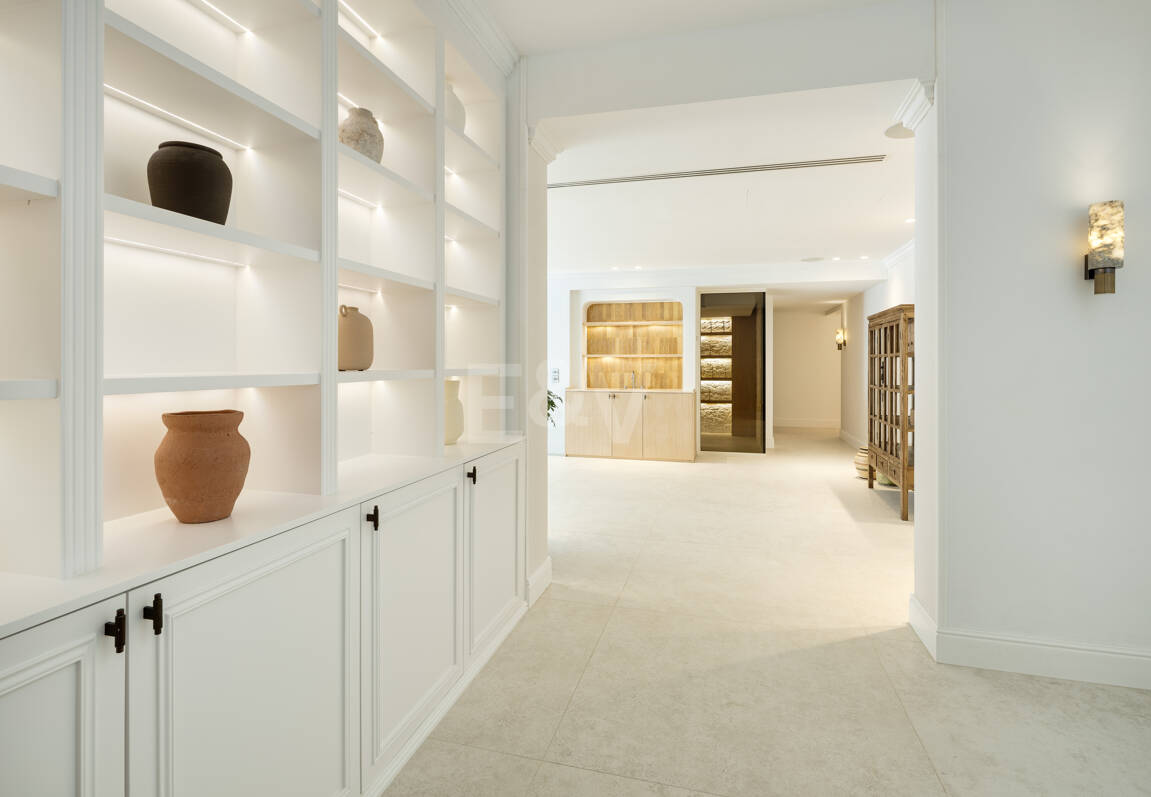 Villa con elegancia atemporal y encanto andaluz en Nueva Andalucia