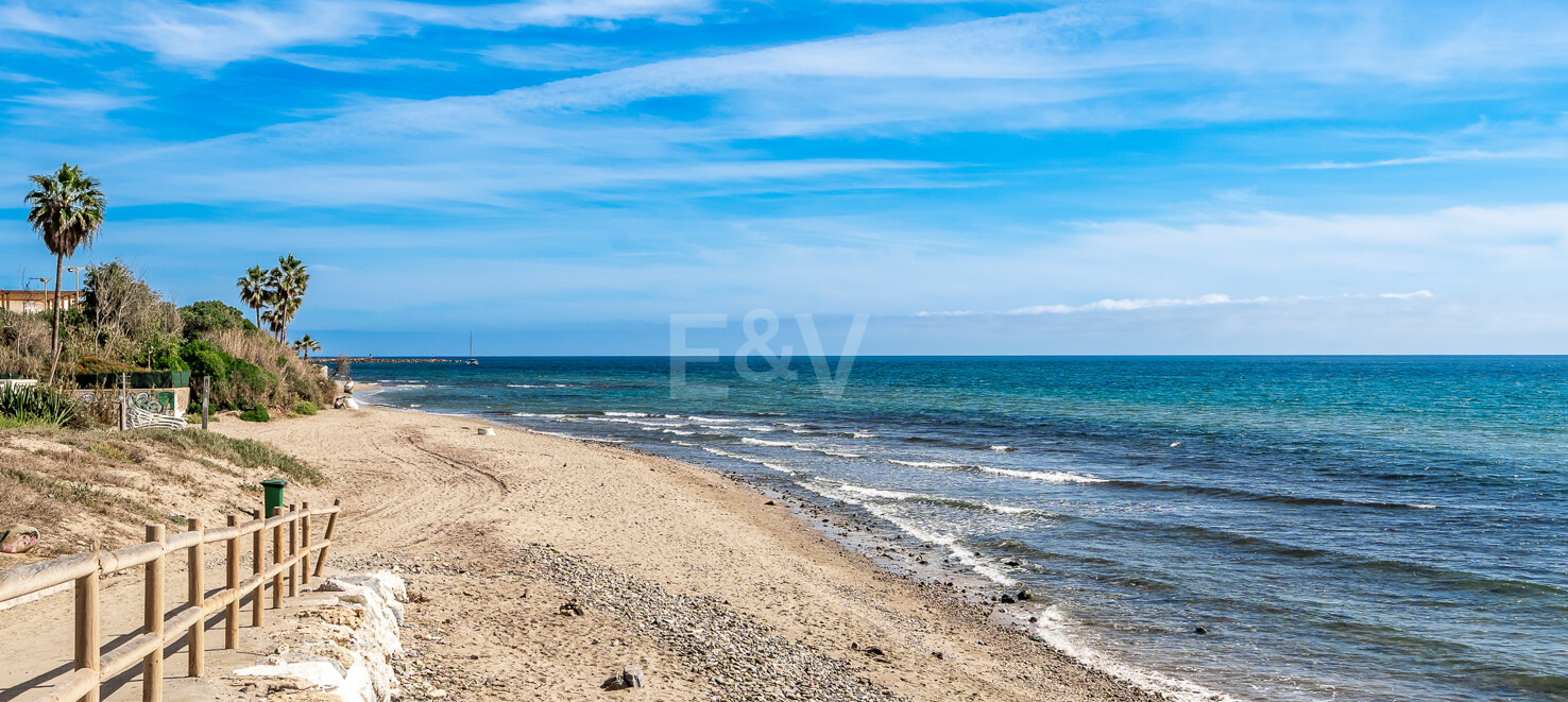Plot with views in Marbesa, project with building license granted: