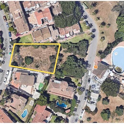 Plot in Marbesa with sea views and building license