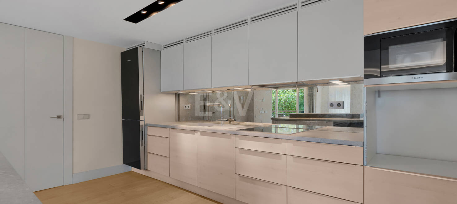 Stylish Apartment with Rooftop Pool in Marbella Centre