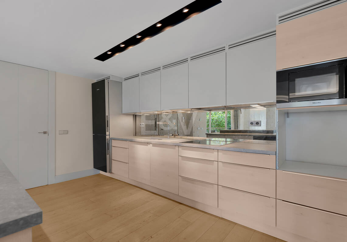 Appartement élégant avec piscine sur le toit à Marbella Centre