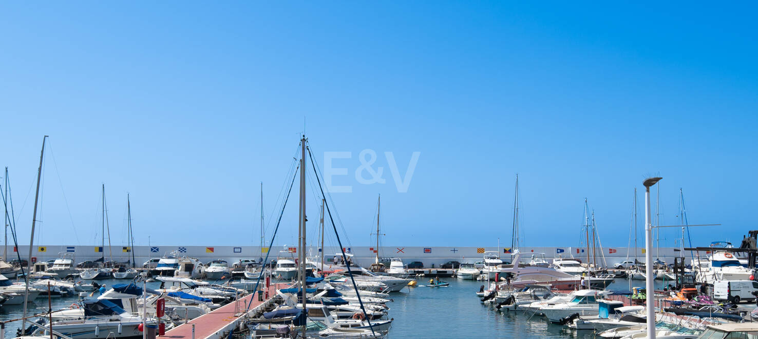 Stylish Apartment with Rooftop Pool in Marbella Centre