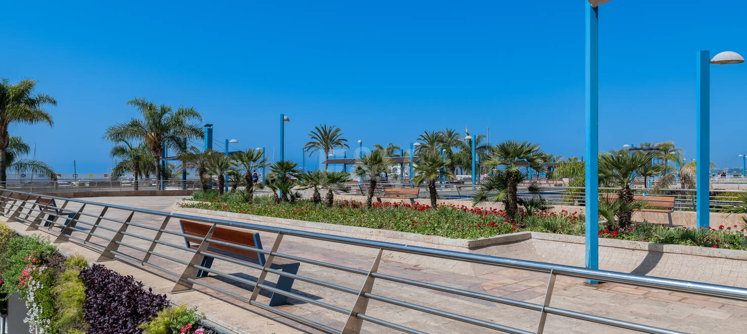 Stylish Apartment with Rooftop Pool in Marbella Centre