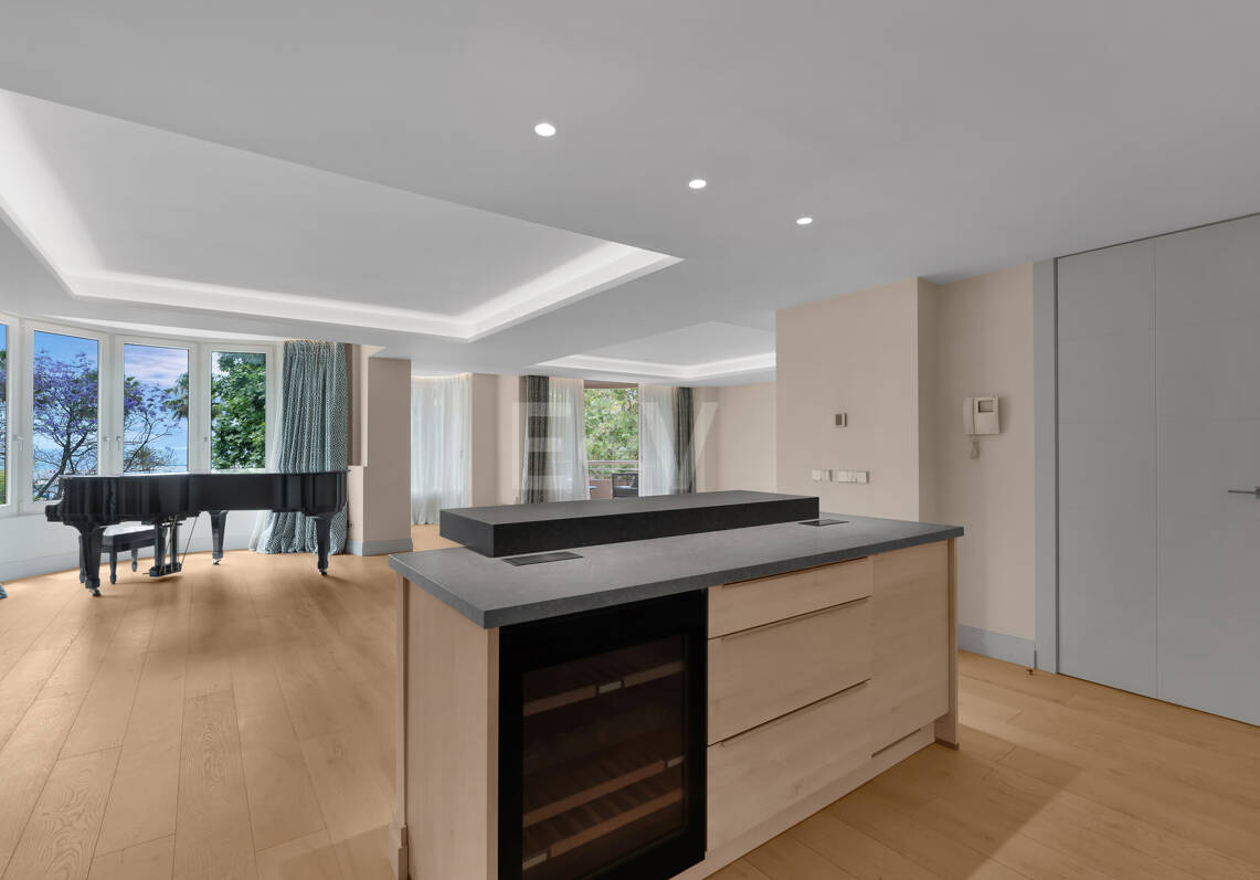 Appartement élégant avec piscine sur le toit à Marbella Centre
