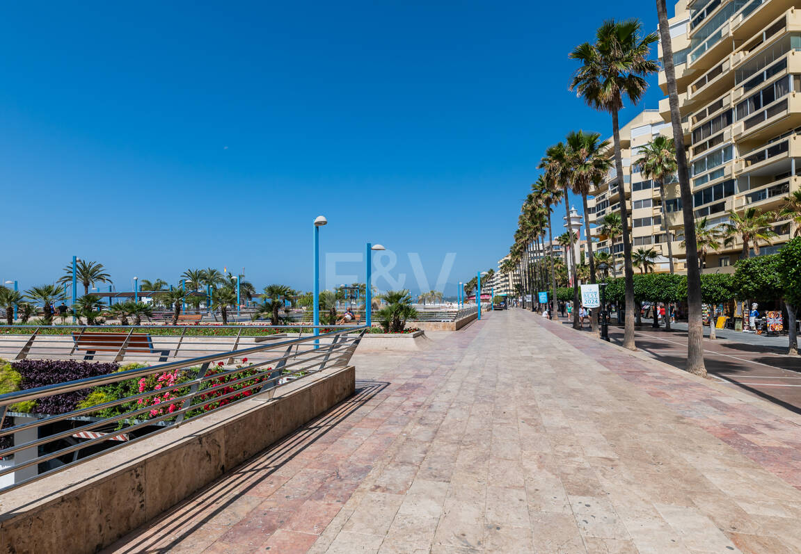 Snygg lägenhet med Rooftop Pool i Marbella Centre