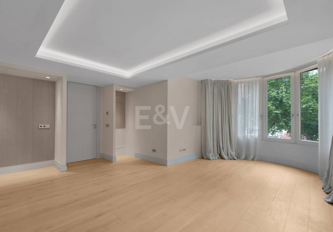 Appartement élégant avec piscine sur le toit à Marbella Centre