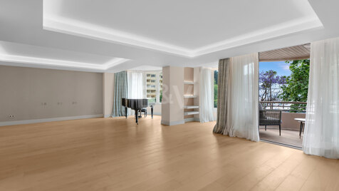 Stylish Apartment with Rooftop Pool in Marbella Centre