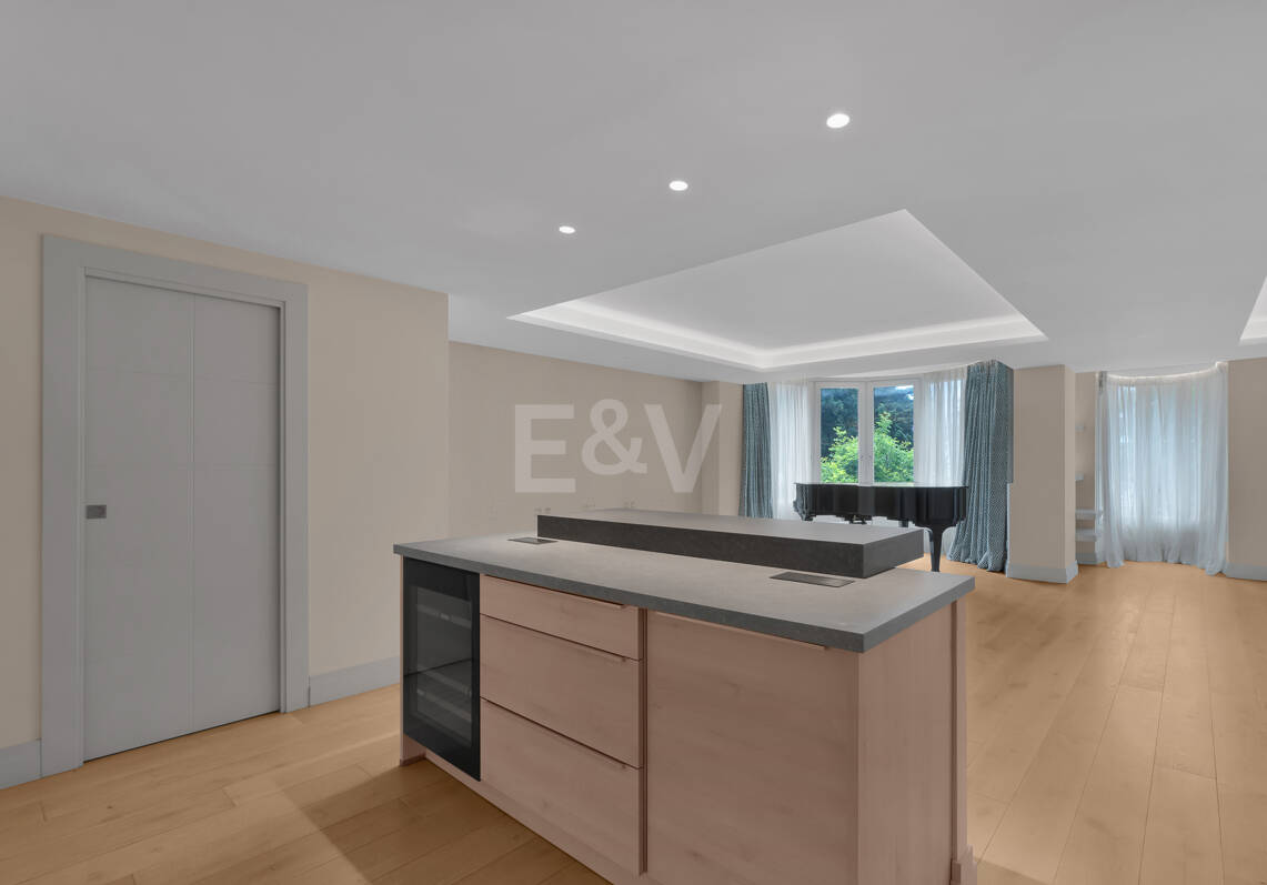 Appartement élégant avec piscine sur le toit à Marbella Centre