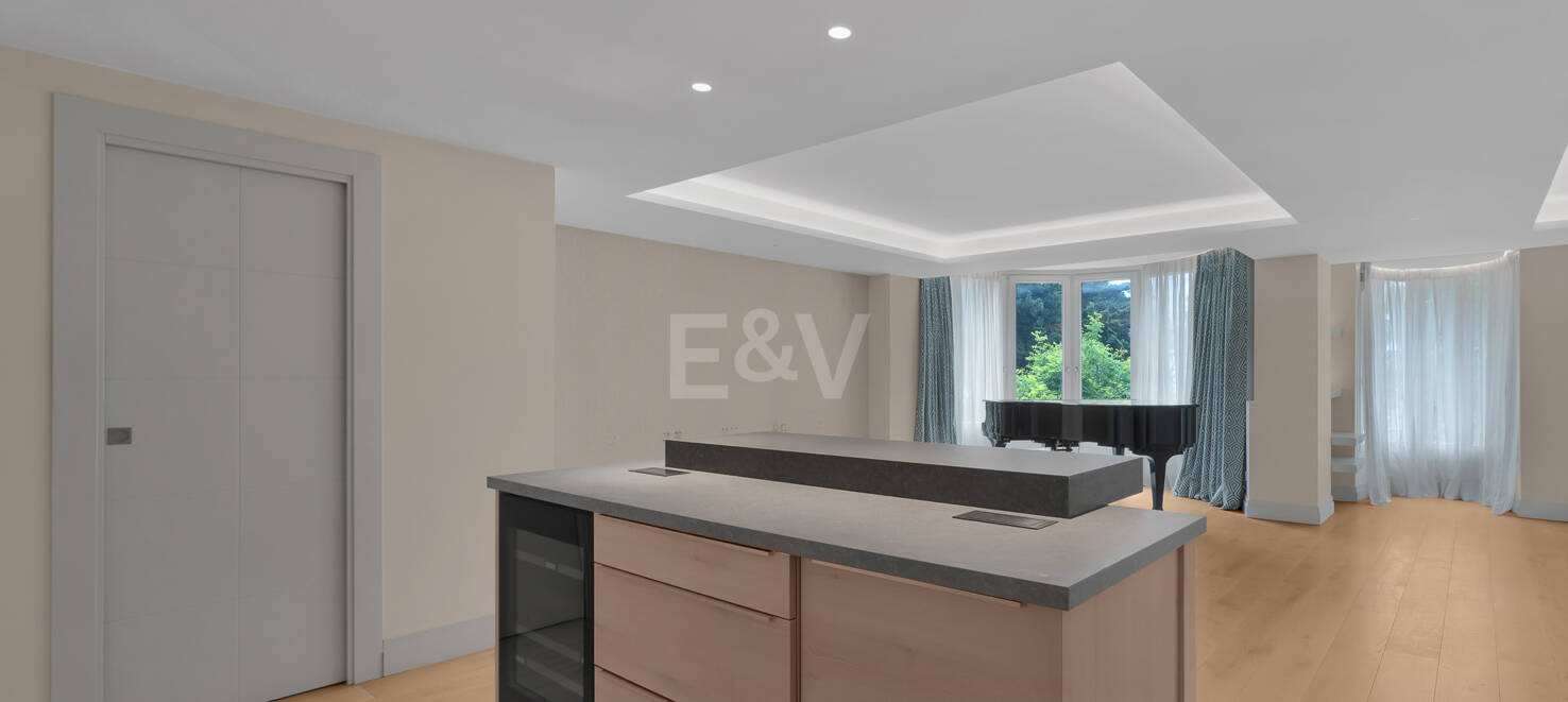 Stylish Apartment with Rooftop Pool in Marbella Centre