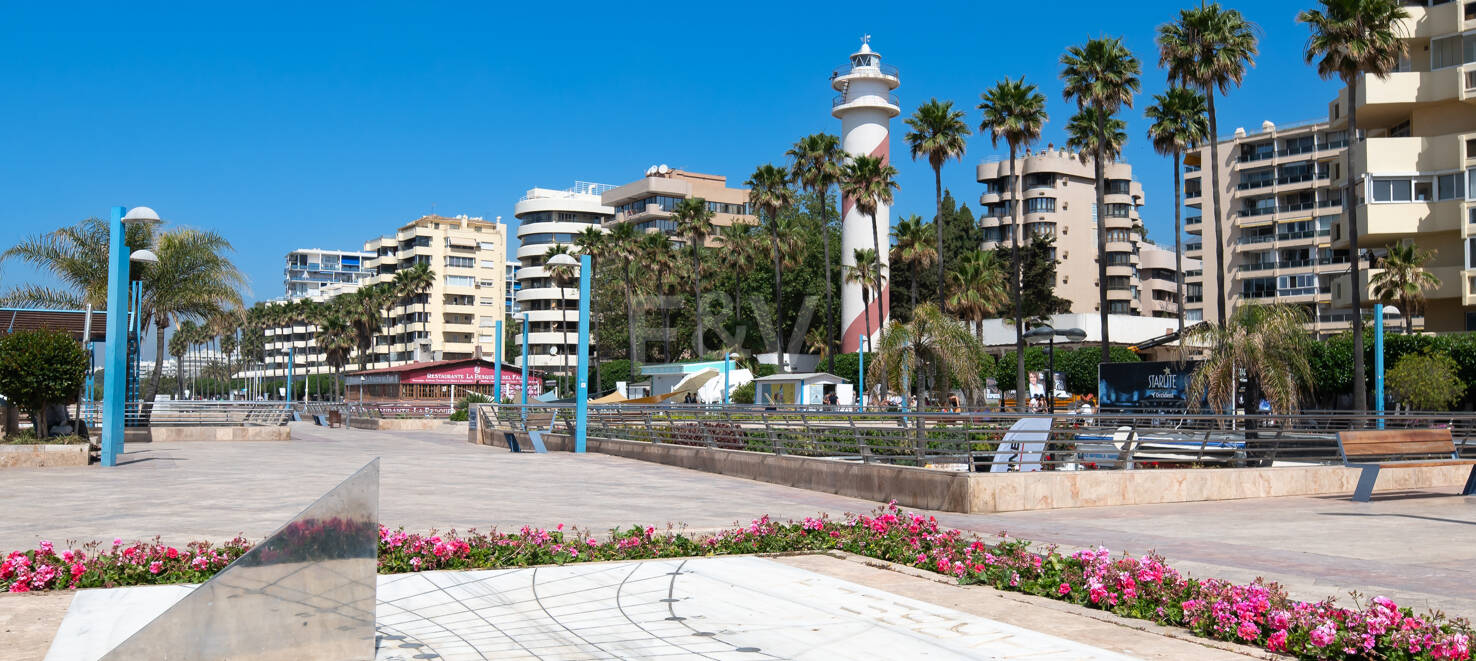 Stylish Apartment with Rooftop Pool in Marbella Centre