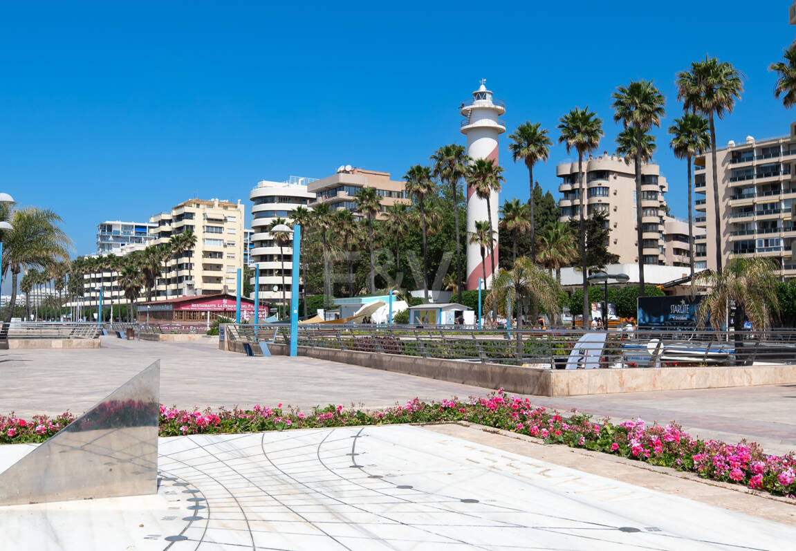 Snygg lägenhet med Rooftop Pool i Marbella Centre