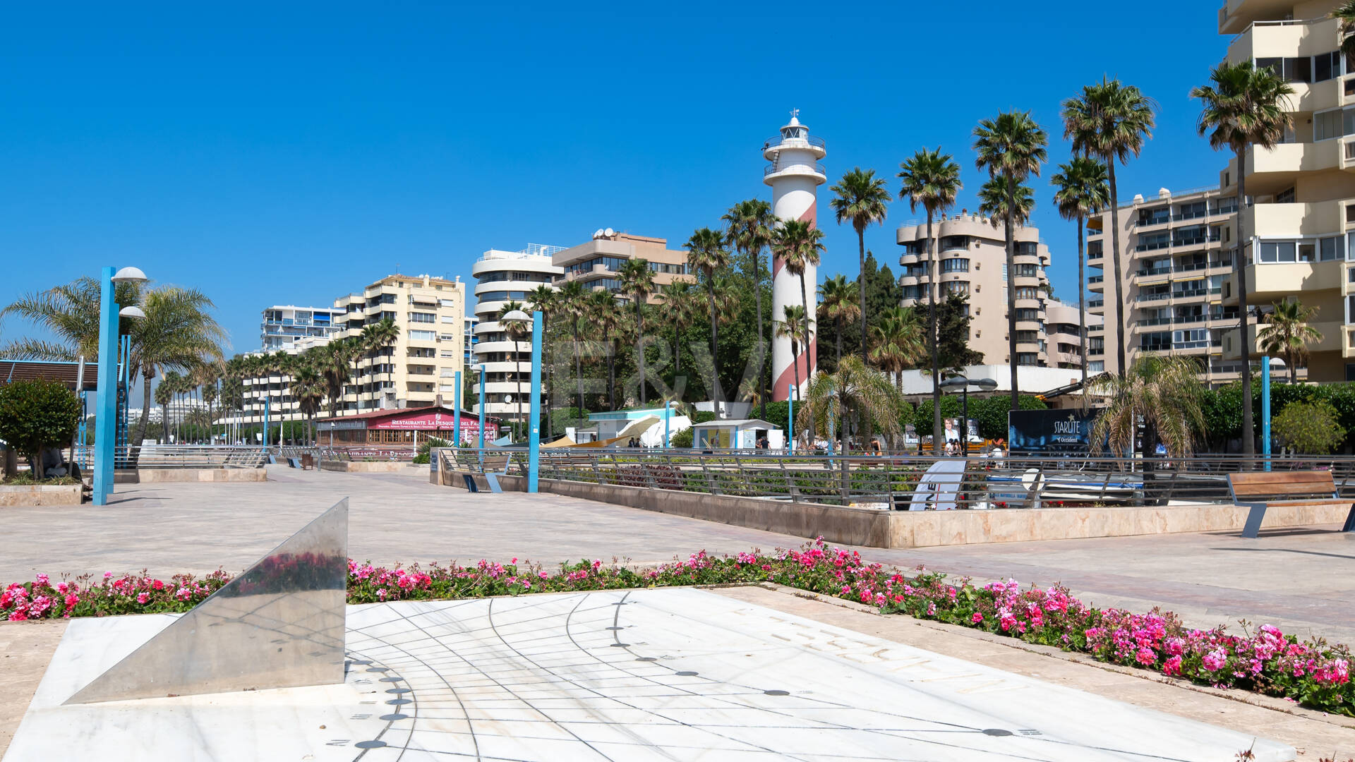 Snygg lägenhet med Rooftop Pool i Marbella Centre