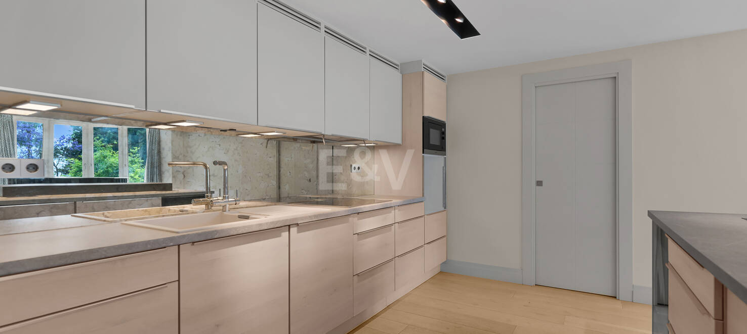 Stylish Apartment with Rooftop Pool in Marbella Centre