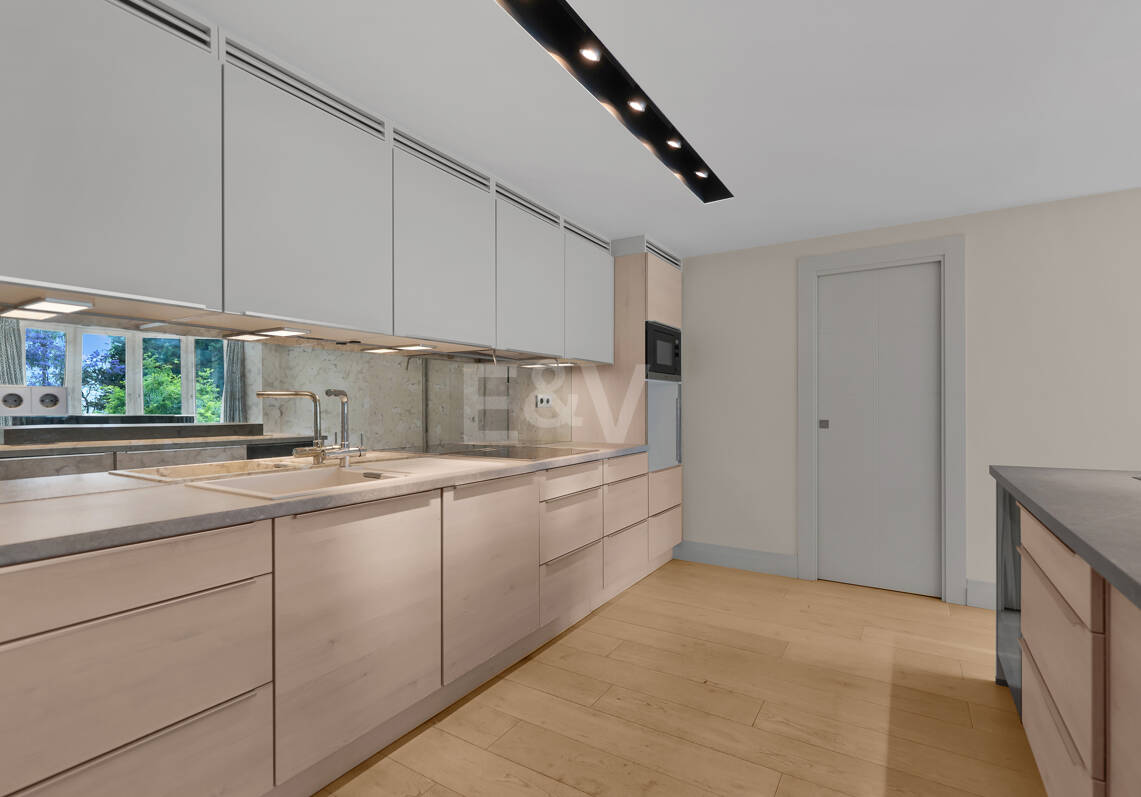 Appartement élégant avec piscine sur le toit à Marbella Centre