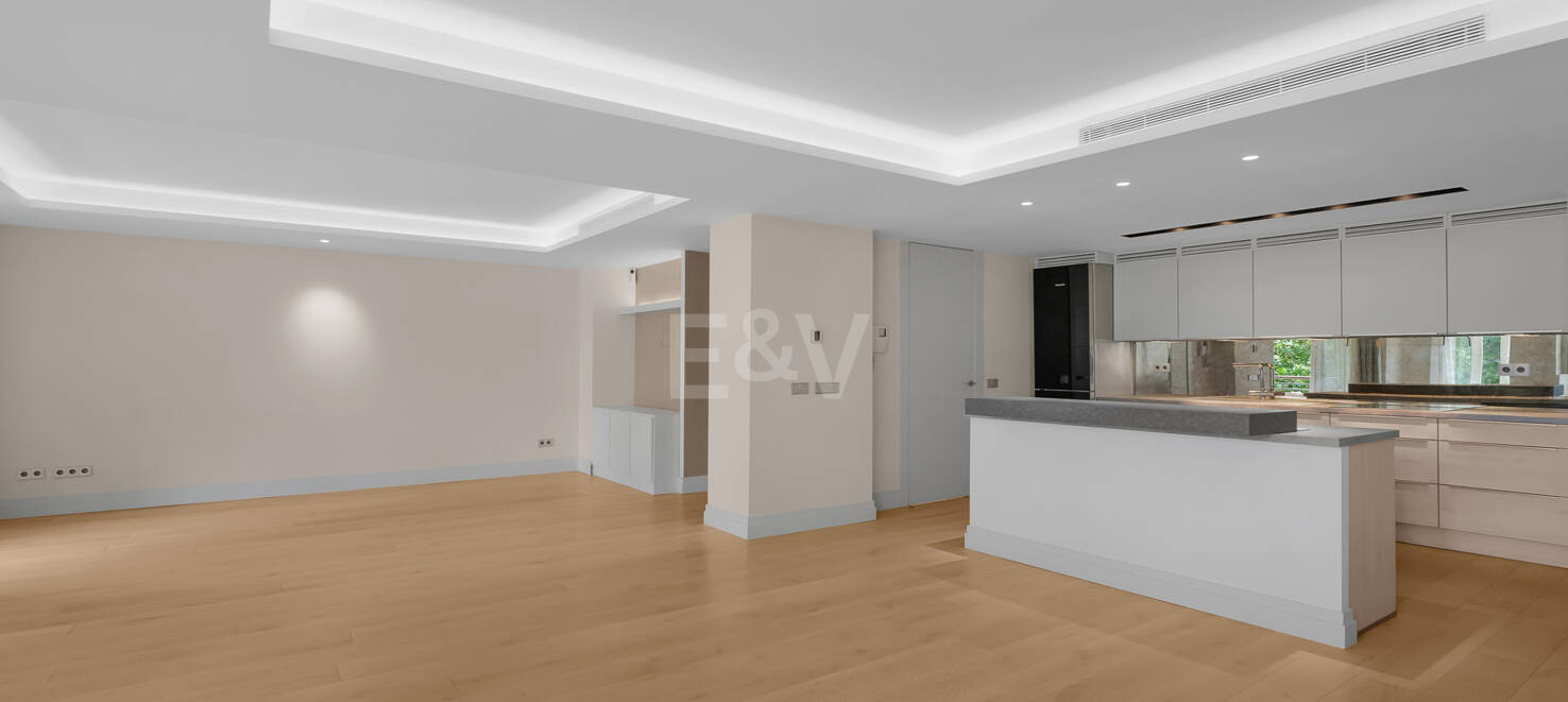 Stylish Apartment with Rooftop Pool in Marbella Centre