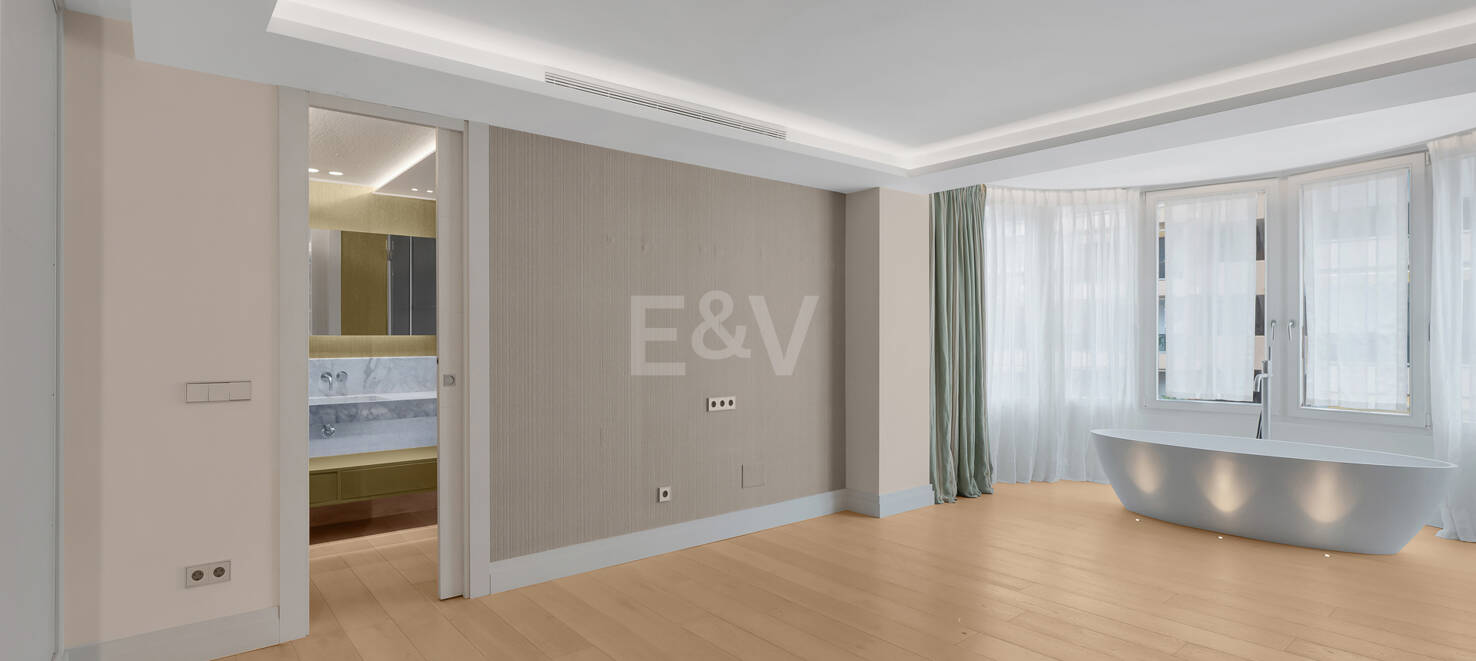 Stylish Apartment with Rooftop Pool in Marbella Centre