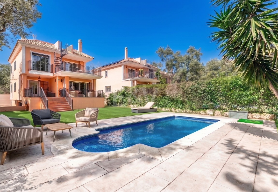 Exquisite Familienvilla mit Privatgarten und Pool in Elviria, Marbella