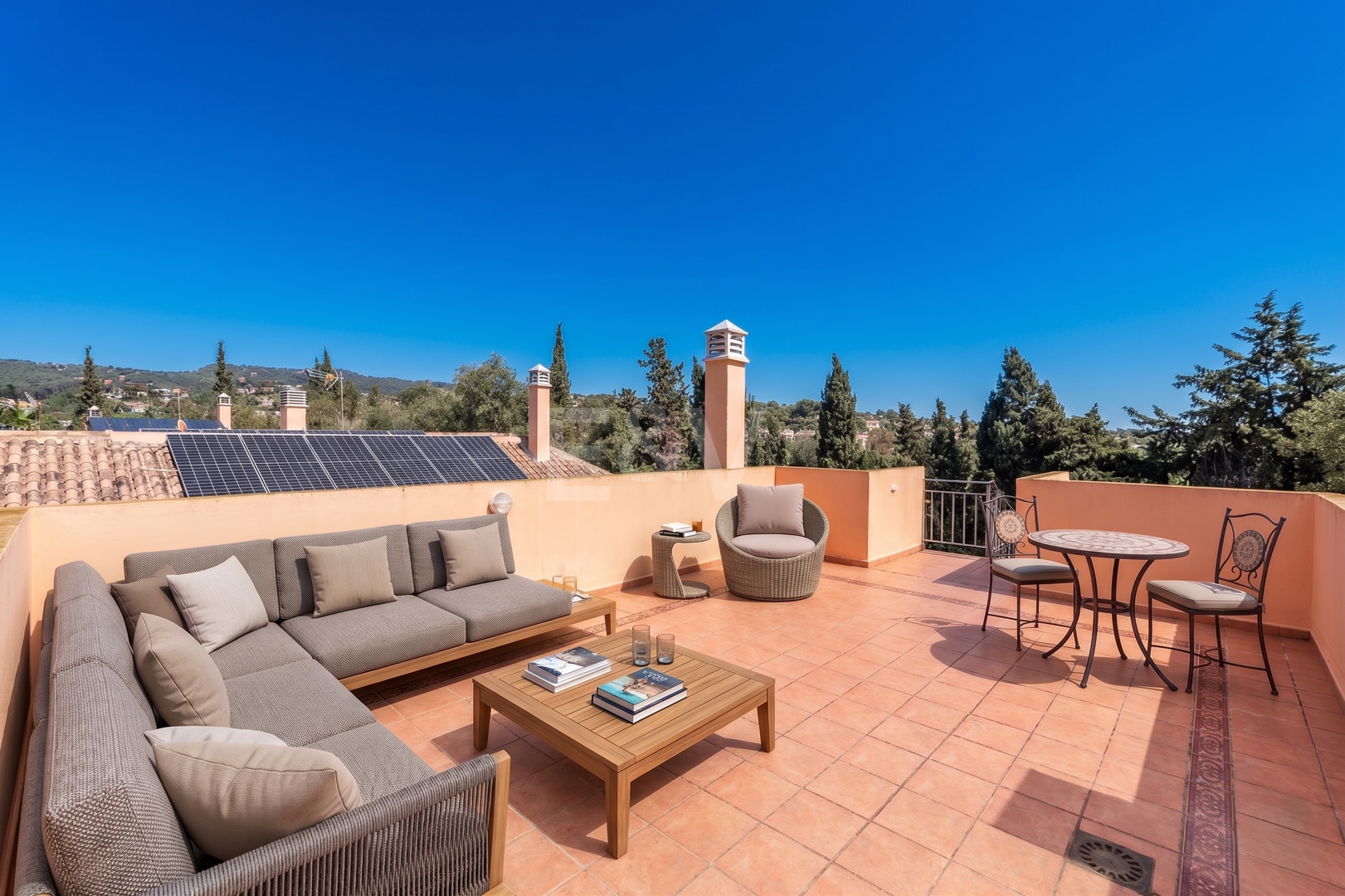 Exquisite Familienvilla mit Privatgarten und Pool in Elviria, Marbella