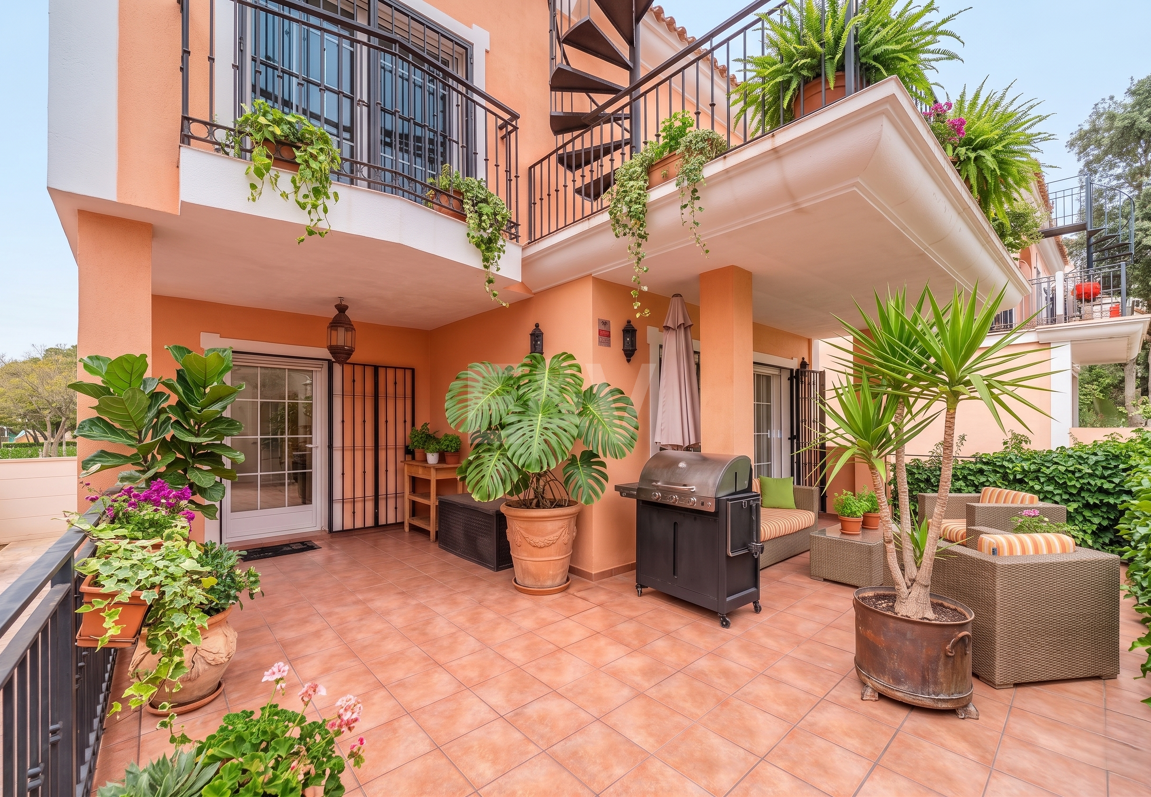 Exquisite Familienvilla mit Privatgarten und Pool in Elviria, Marbella