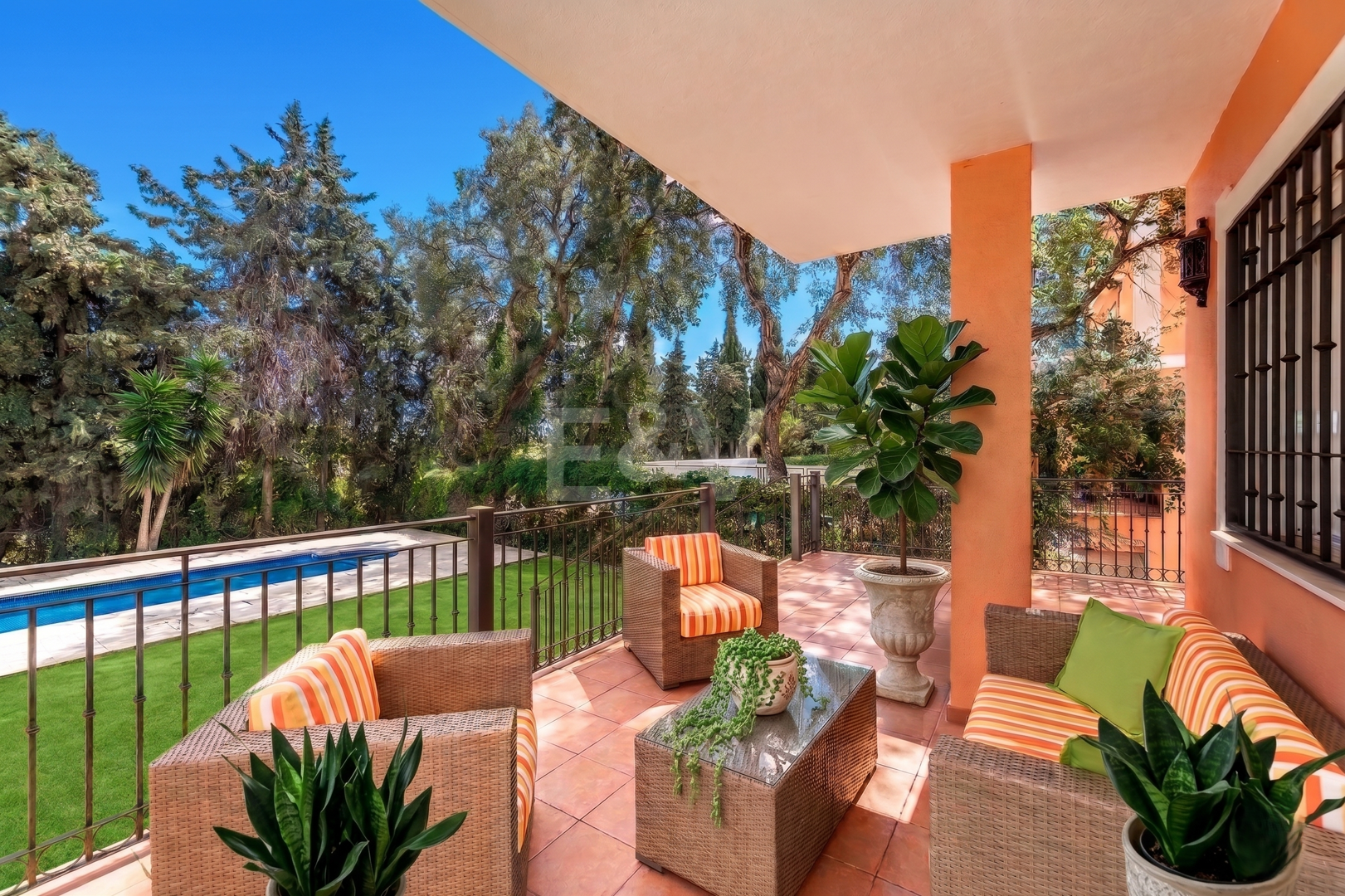 Exquisite Familienvilla mit Privatgarten und Pool in Elviria, Marbella