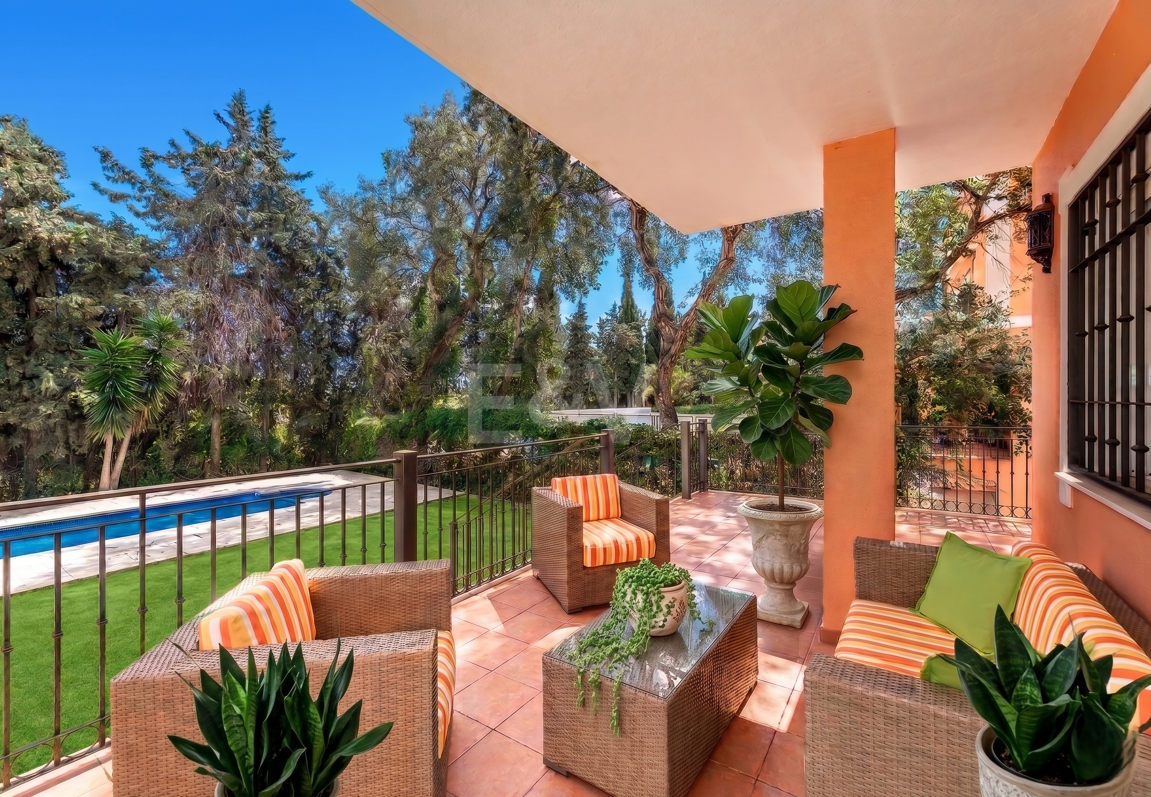 Exquisite Familienvilla mit Privatgarten und Pool in Elviria, Marbella