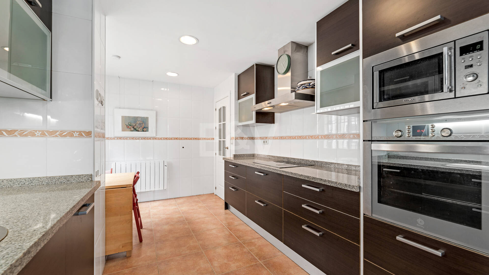 Utsökt familjevilla med privat trädgård och pool i Elviria, Marbella