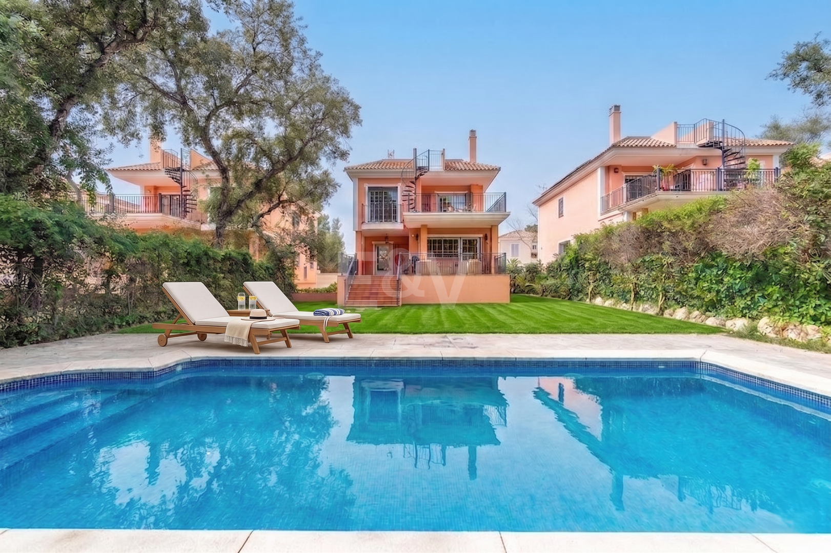Exquisite Familienvilla mit Privatgarten und Pool in Elviria, Marbella