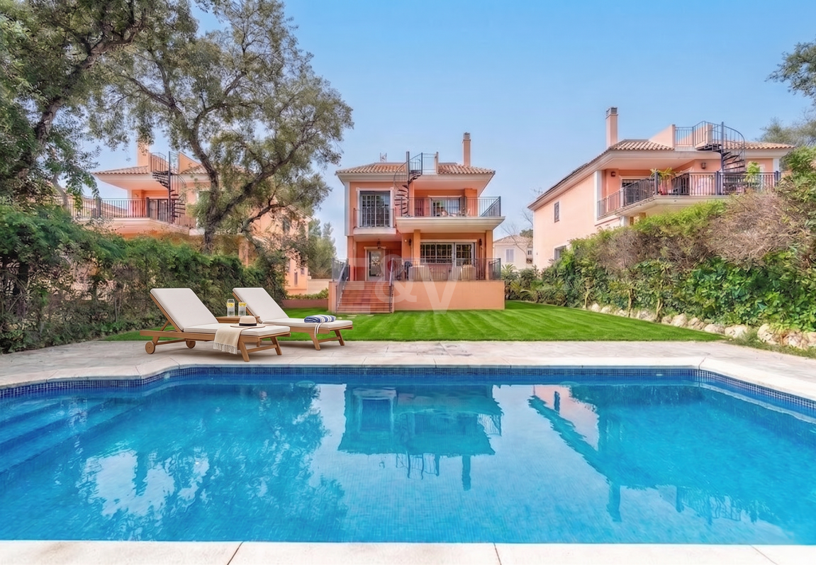 Exquisite Familienvilla mit Privatgarten und Pool in Elviria, Marbella