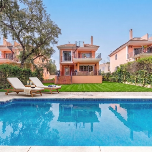Exquisite Familienvilla mit Privatgarten und Pool in Elviria, Marbella