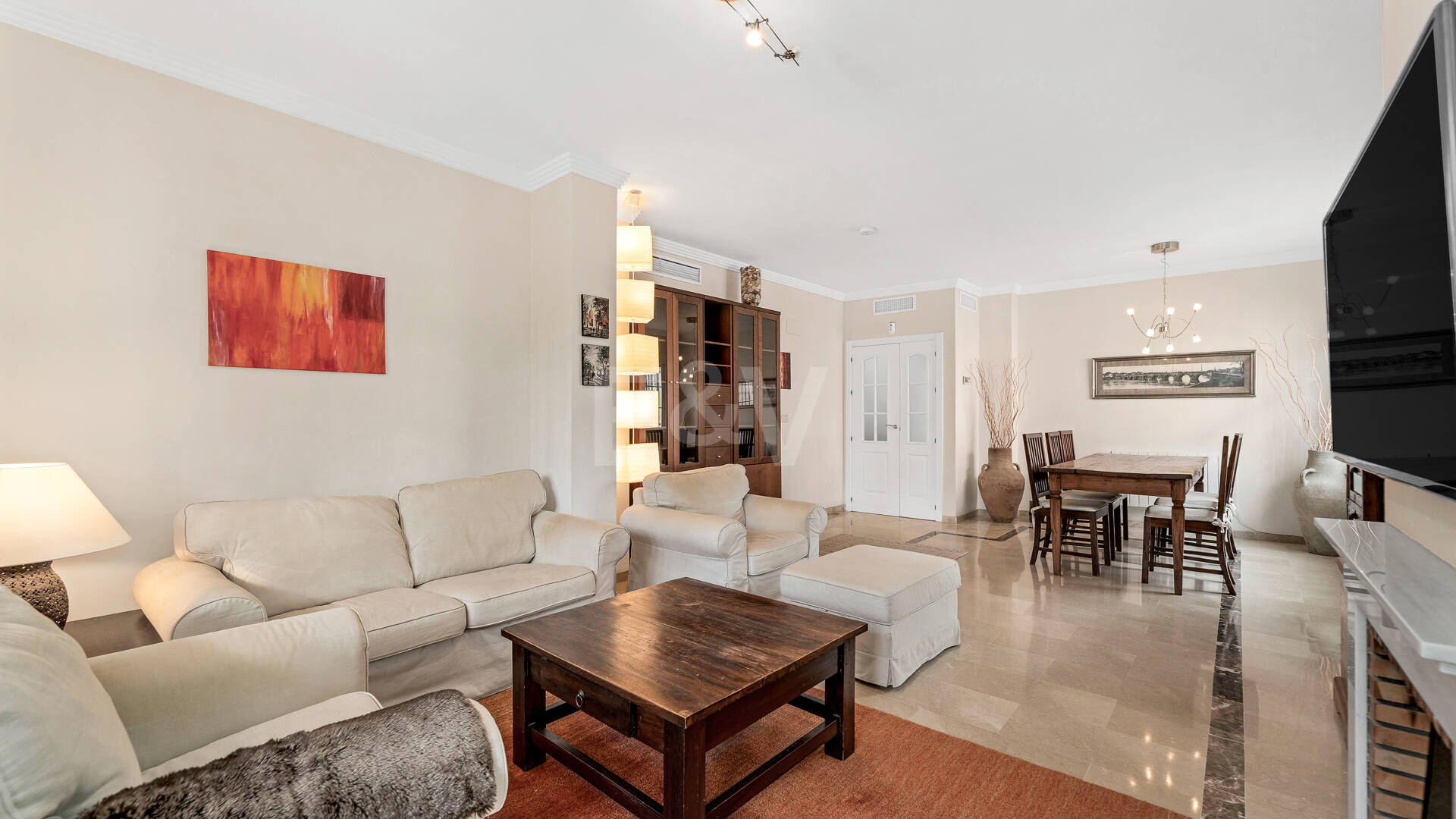 Exquisita villa familiar con jardín privado y piscina en Elviria, Marbella