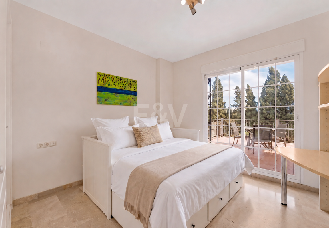 Exquisite Familienvilla mit Privatgarten und Pool in Elviria, Marbella