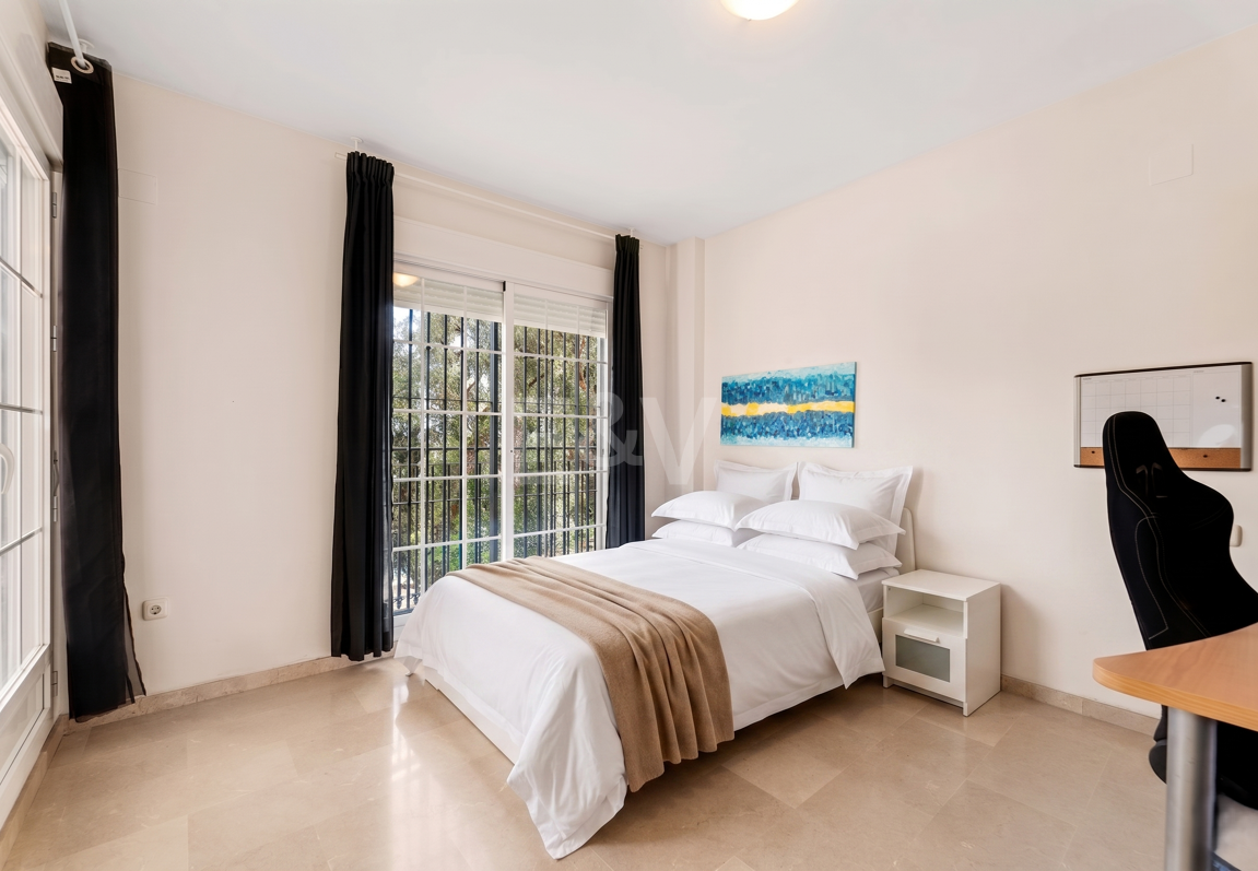 Exquisite Familienvilla mit Privatgarten und Pool in Elviria, Marbella