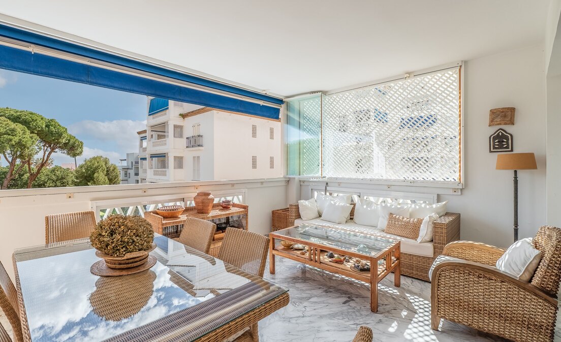 Exclusive Playas del Duque Apartment with Sea Views in Puerto Banus