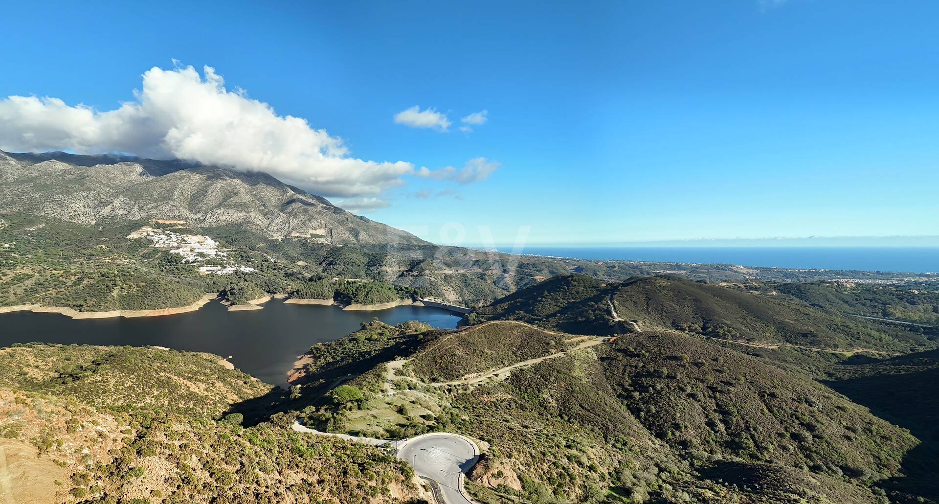 Ground floor garden apartment with Private Pool