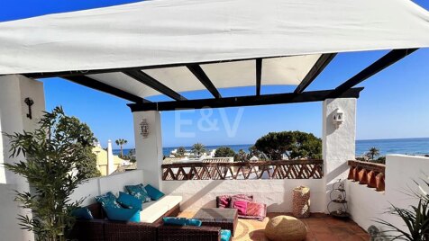 Charming Andalusian Beachside Property with Rooftop Terrace in Costabella