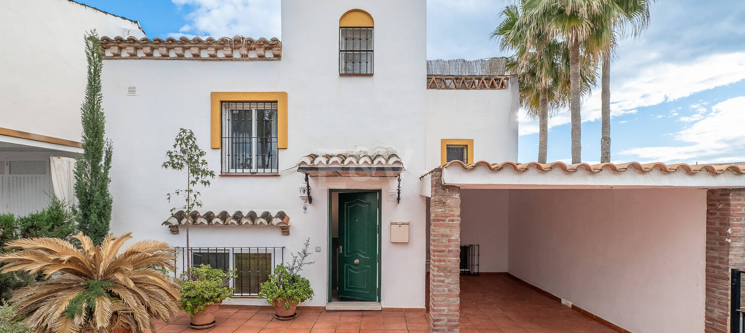 Doppelhaushälfte zu vermieten in Marbesa, Marbella Ost