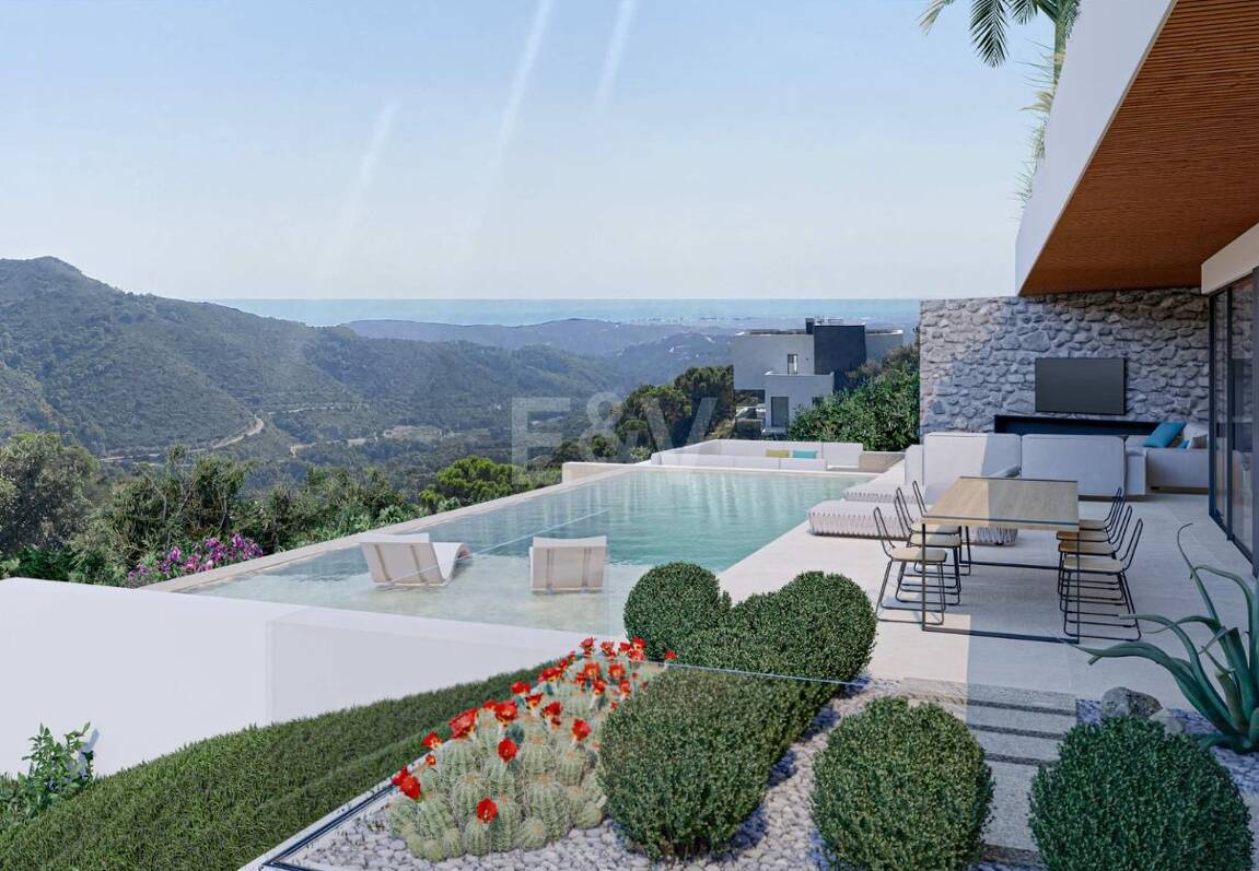 Samtida 3-nivå villa i en naturlig miljö i bergen i Montemayor