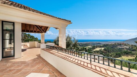 Fantastisches Familienheim mit atemberaubendem Blick auf das Meer und den Golfplatz.