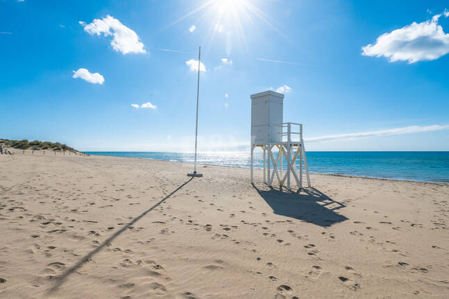Beachfront townhouse in Bahia de Marbella with sea views