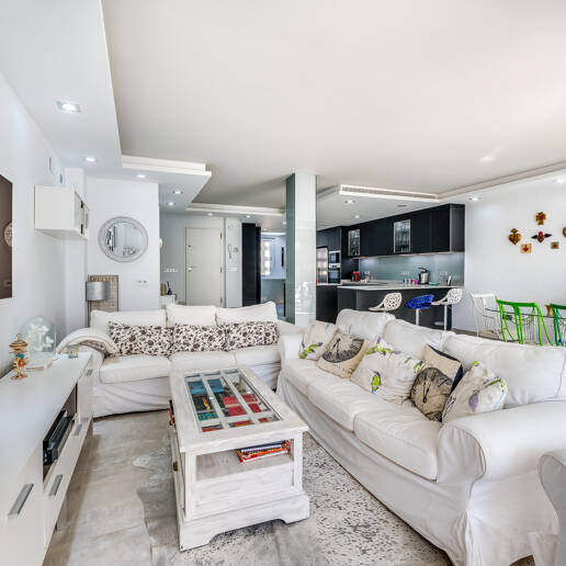 Beachfront townhouse i Bahia de Marbella med havsutsikt tillgänglig för kortsiktiga hyror