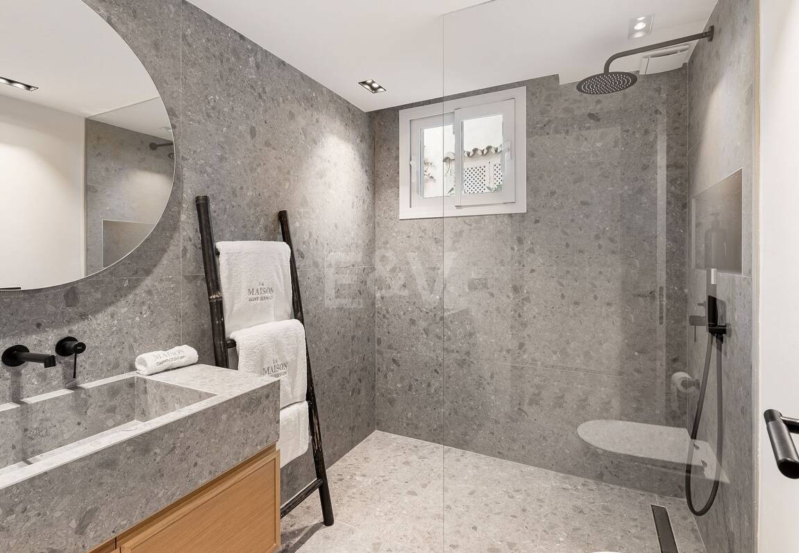 Lujoso adosado con sofisticado diseño escandinavo