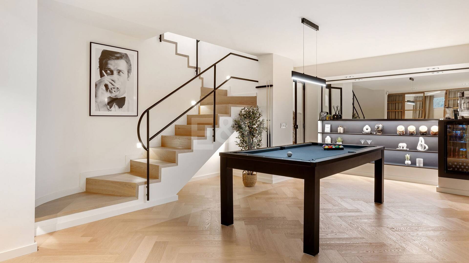 Lujoso adosado con sofisticado diseño escandinavo