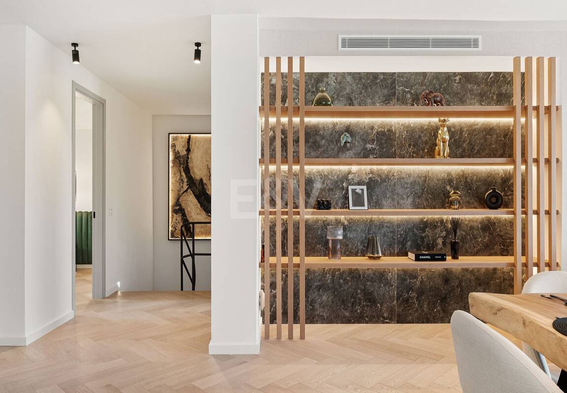 Lujoso adosado con sofisticado diseño escandinavo